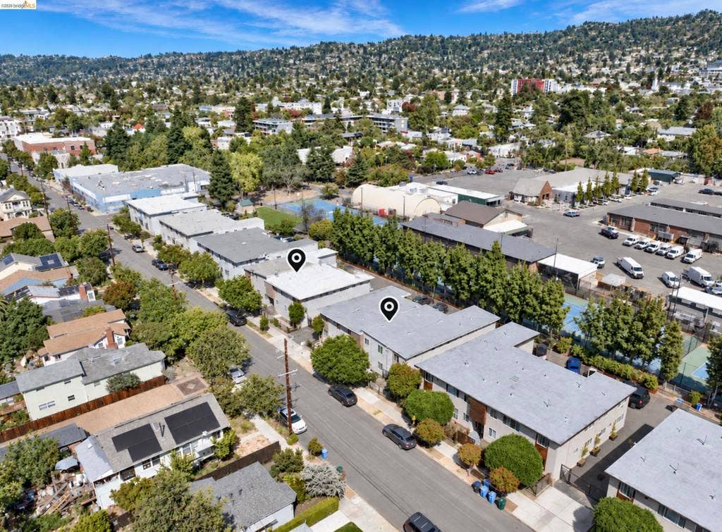 2223 Bonar St, Berkeley, CA 94702 2223 Bonar St, Berkeley, CA 94702