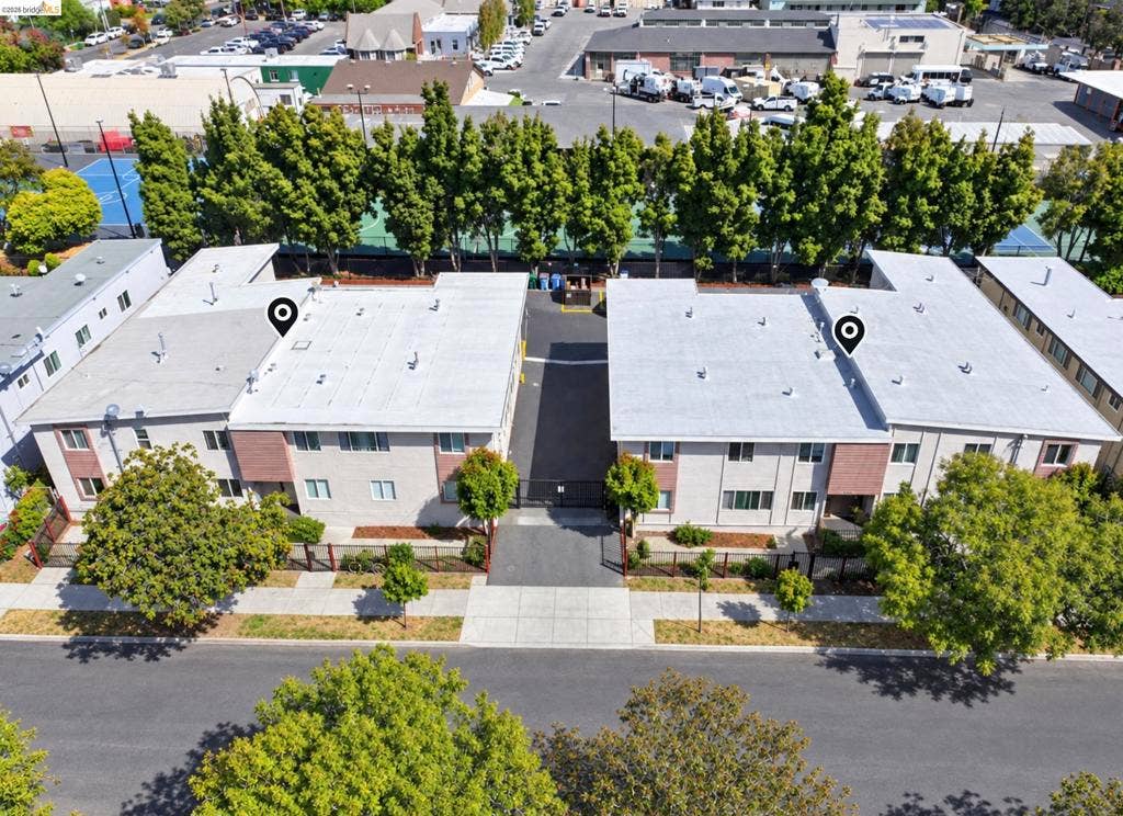 2223 Bonar St, Berkeley, CA 94702 2223 Bonar St, Berkeley, CA 94702