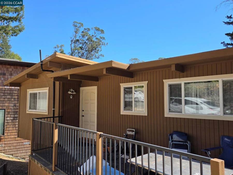 Property photo for 6926 Chambers Dr, Oakland, CA