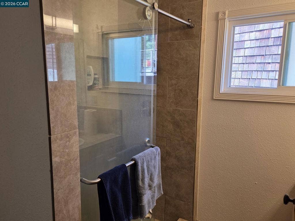 6926 Chambers Dr, Oakland, CA 94611 6926 Chambers Dr, Oakland, CA 94611