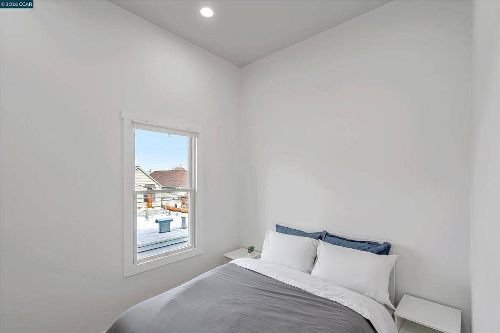 1642 14th St, Oakland, CA 94607 1642 14th St, Oakland, CA 94607
