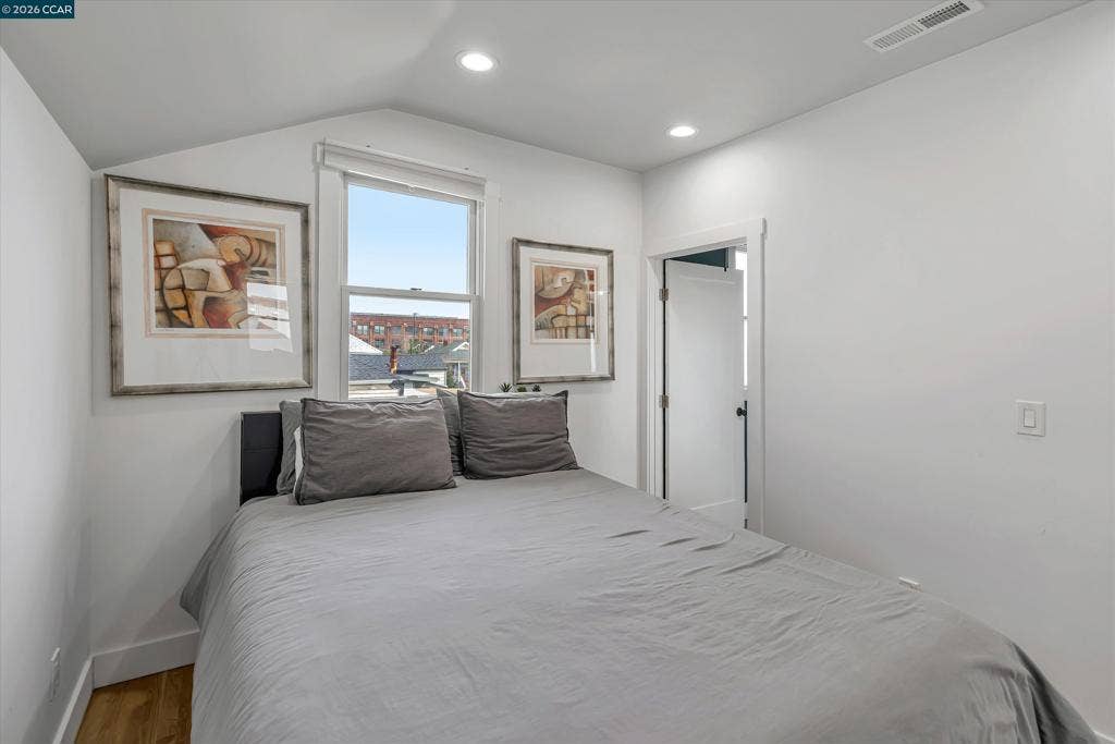 1642 14th St, Oakland, CA 94607 1642 14th St, Oakland, CA 94607