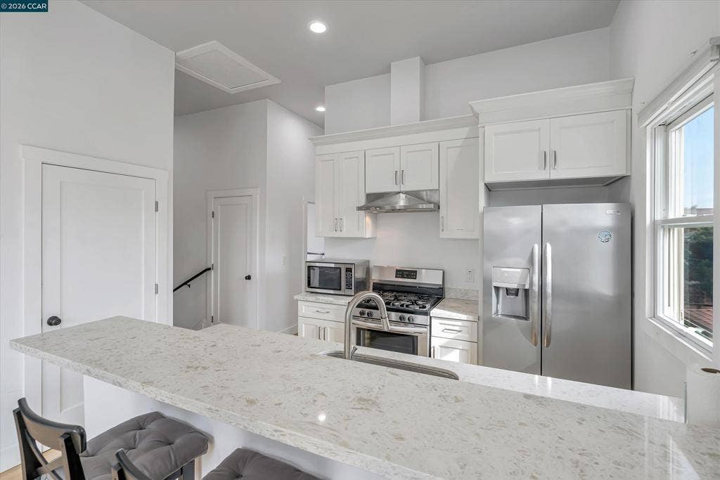 1642 14th St, Oakland, CA 94607 1642 14th St, Oakland, CA 94607