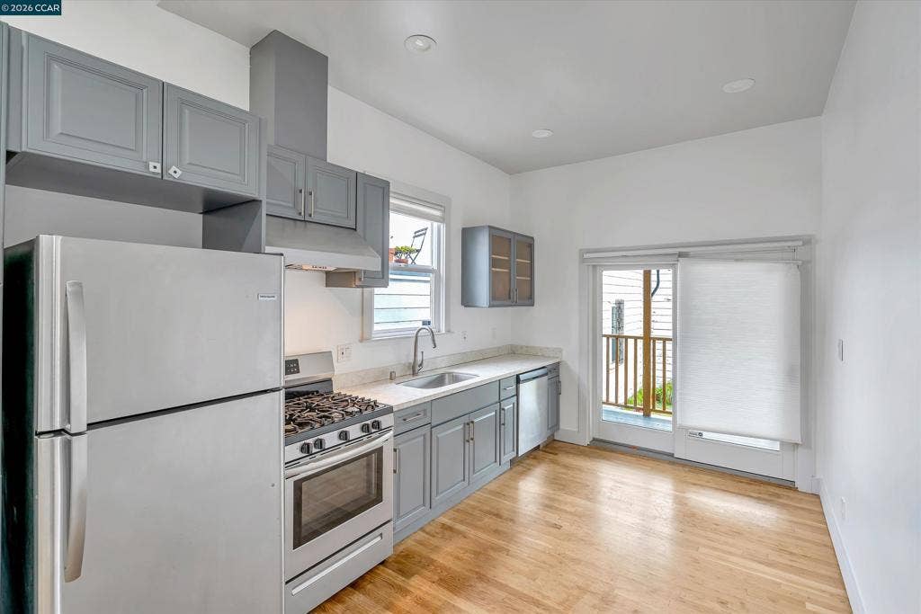 1642 14th St, Oakland, CA 94607 1642 14th St, Oakland, CA 94607