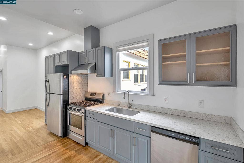 1642 14th St, Oakland, CA 94607 1642 14th St, Oakland, CA 94607