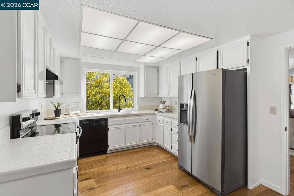 28 Shepardson Ln, Alameda, CA 94502 28 Shepardson Ln, Alameda, CA 94502
