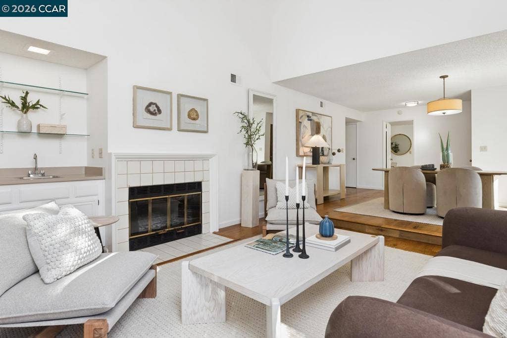 28 Shepardson Ln, Alameda, CA 94502 28 Shepardson Ln, Alameda, CA 94502