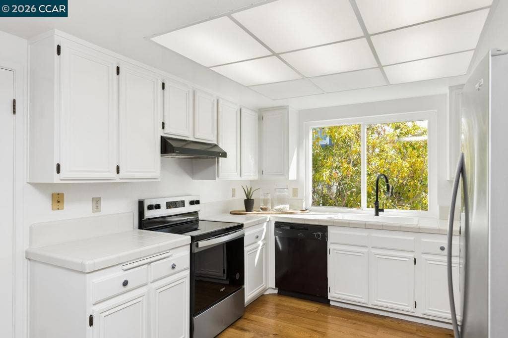 28 Shepardson Ln, Alameda, CA 94502 28 Shepardson Ln, Alameda, CA 94502