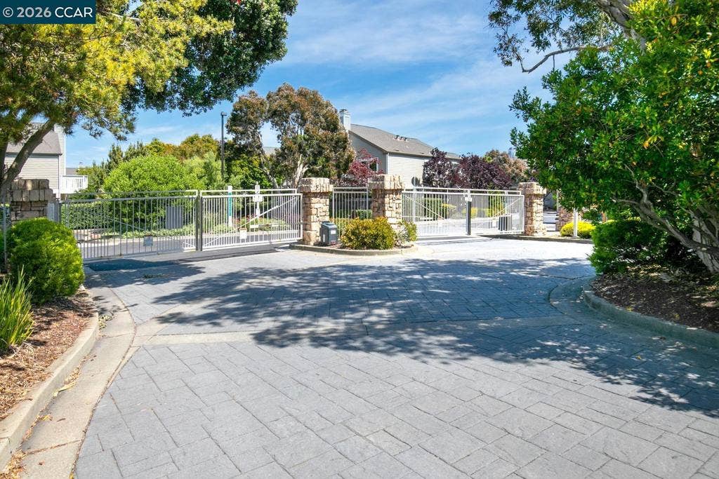 28 Shepardson Ln, Alameda, CA 94502 28 Shepardson Ln, Alameda, CA 94502