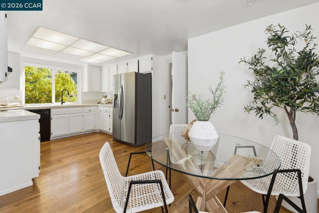 28 Shepardson Ln, Alameda, CA 94502 28 Shepardson Ln, Alameda, CA 94502