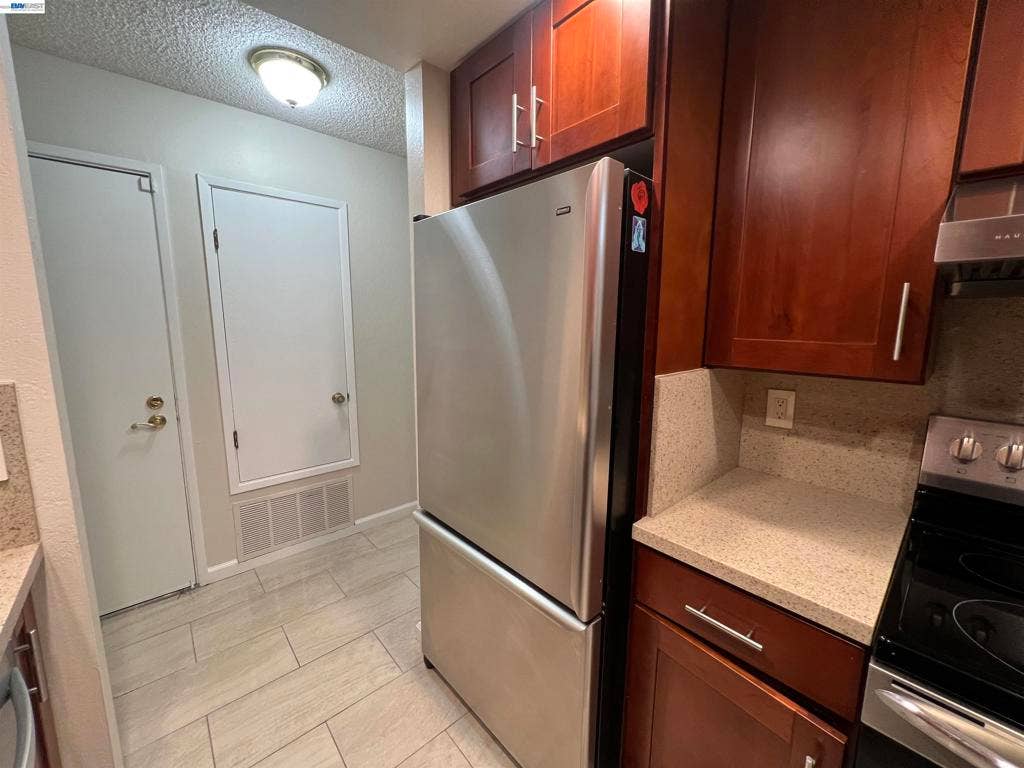 4176 San Pablo Dam Rd, #B, El Sobrante, CA 94803 4176 San Pablo Dam Rd, #B, El Sobrante, CA 94803