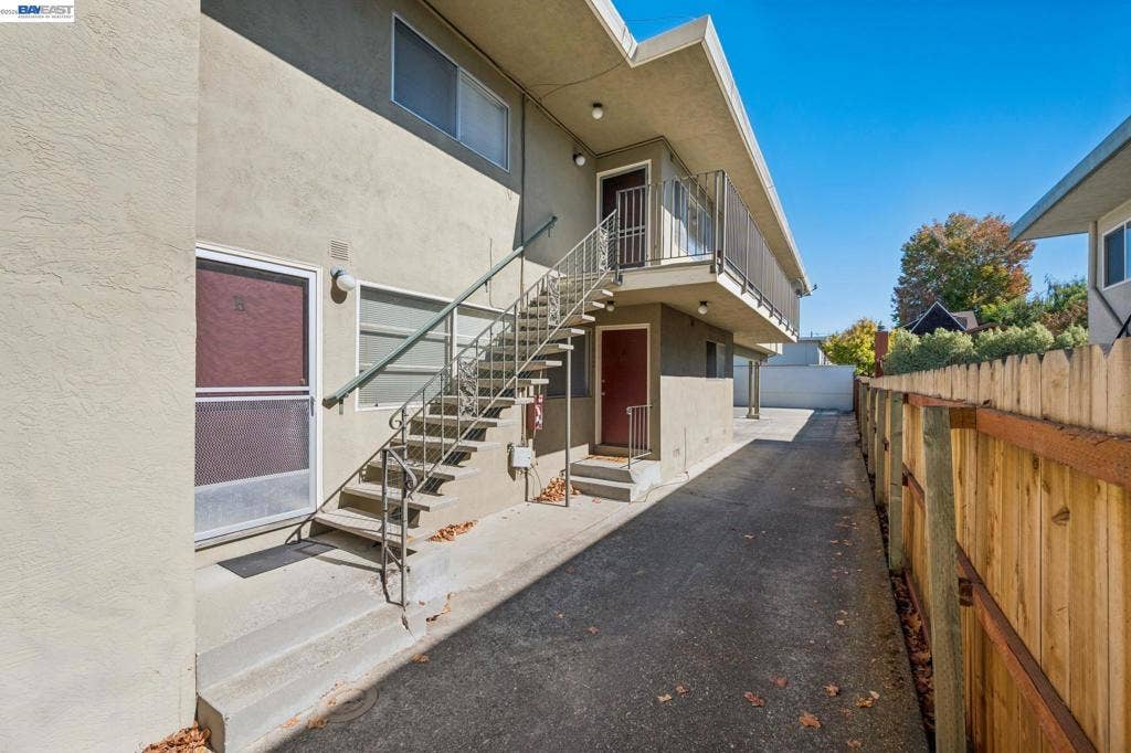 1526 Verdi St, Alameda, CA 94501