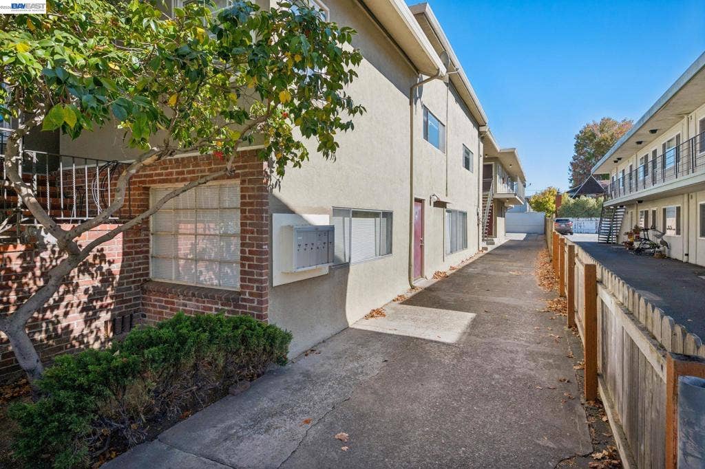 1526 Verdi St, Alameda, CA 94501