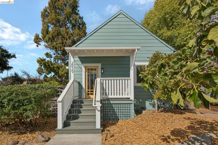 Property photo for 2829 Morcom Ave, Oakland, CA