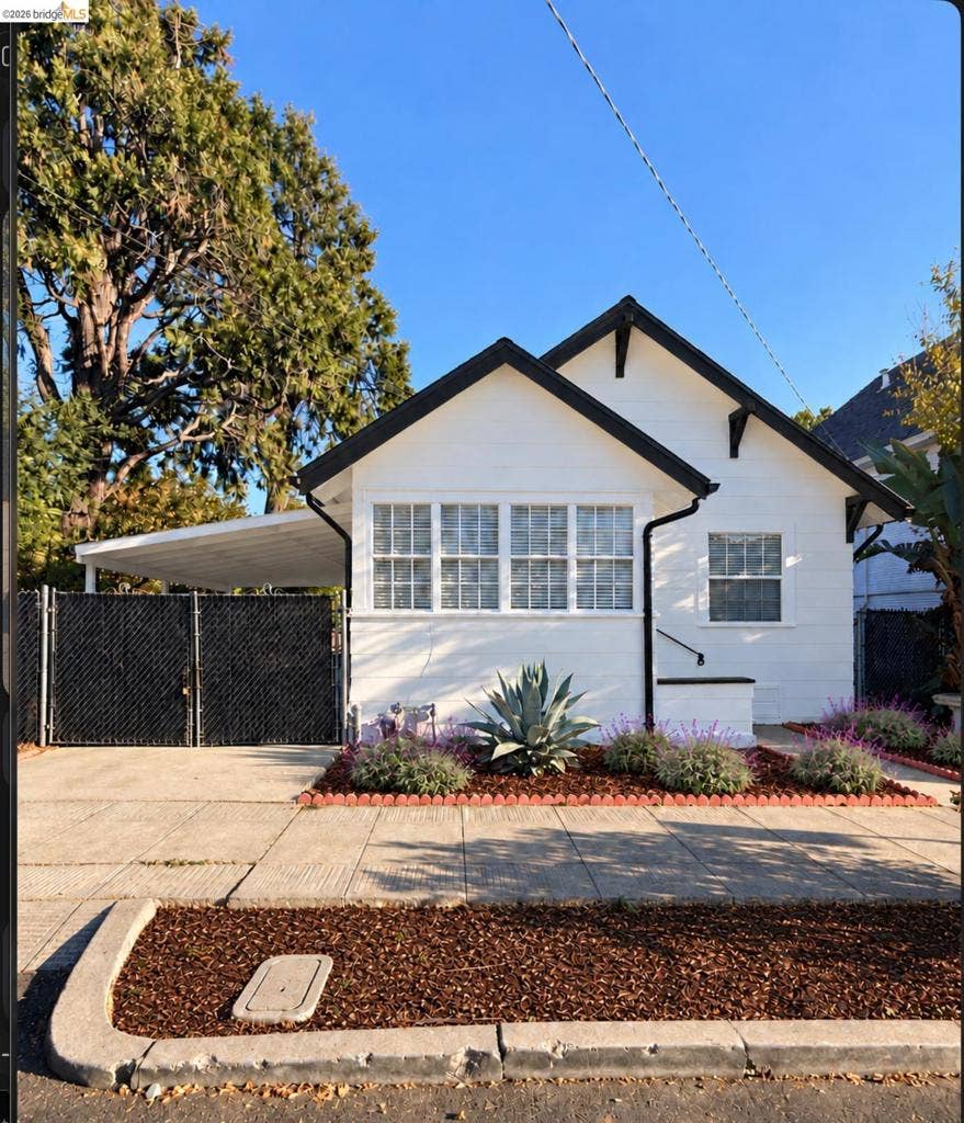 Property photo for 3042 Eastman Ave, Oakland, CA