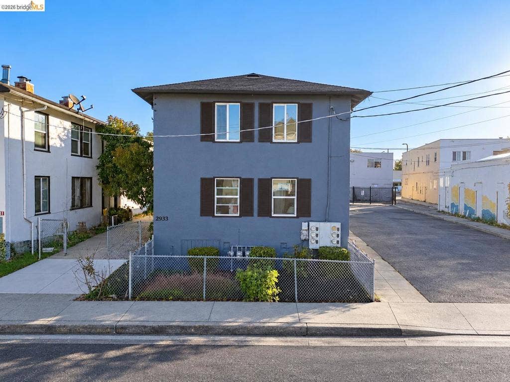 2933 Stanton St, Berkeley, CA 94702 2933 Stanton St, Berkeley, CA 94702