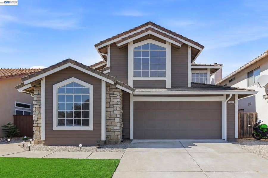 Property photo for 29087 Gillingham Ln, Hayward, CA