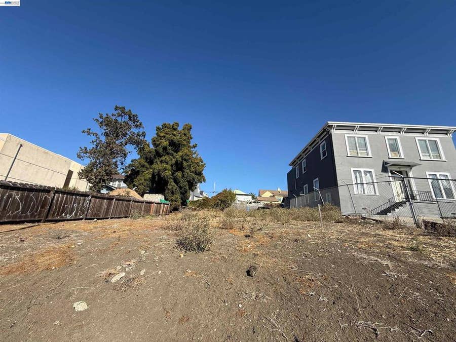 Property photo for 9430 Macarthur Blvd, Oakland, CA