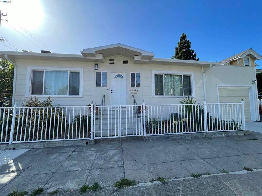 Property photo for 2001 11Th Ave, Oakland, CA
