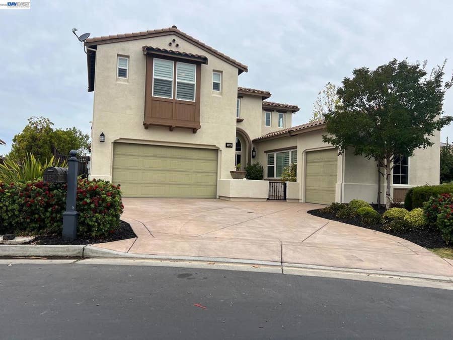 Property photo for 132 Dunfirth Ct, Hayward, CA