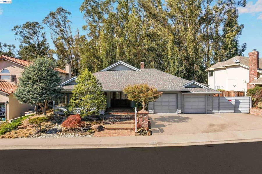 Property photo for 17955 Center St, Castro Valley, CA