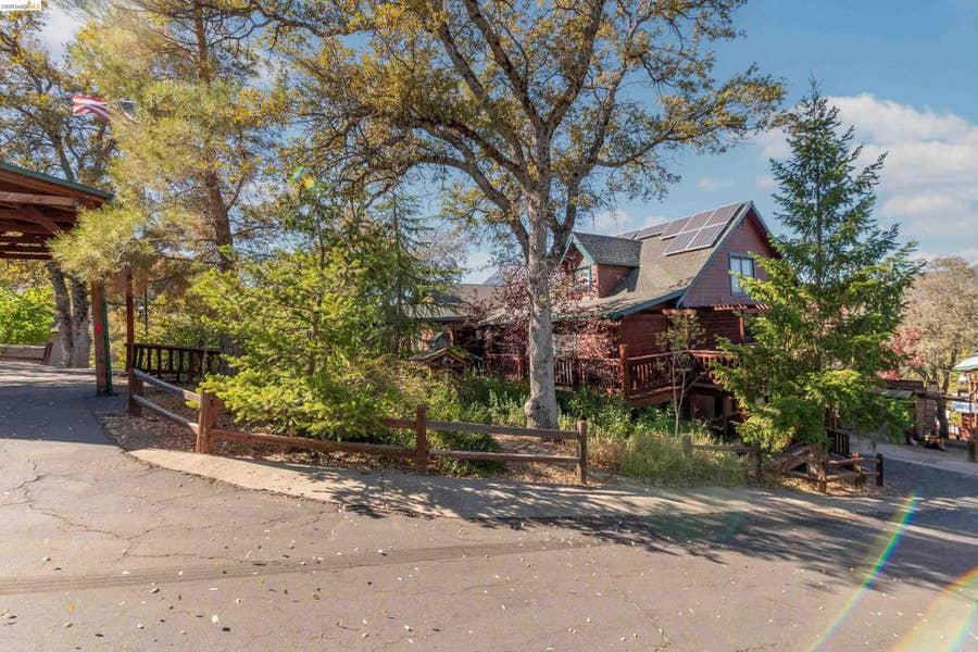 Property photo for 15800 Ridgefield Ct., Sonora, CA