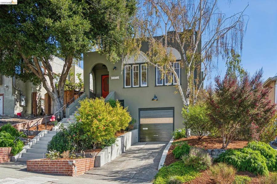 Property photo for 2836 Rawson St, Oakland, CA