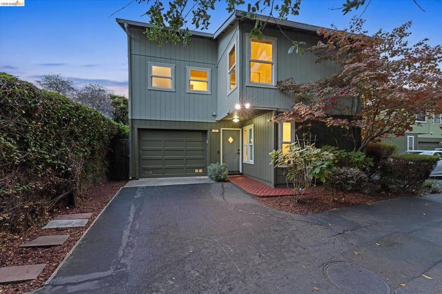 Property photo for 388 51St St, Oakland, CA