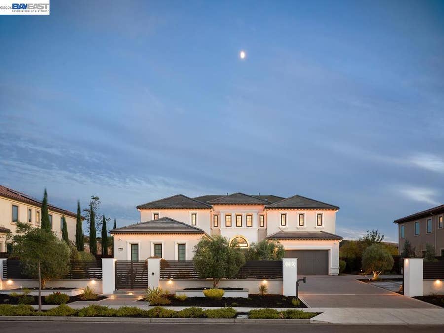 Property photo for 919 Connemara Ct, Danville, CA