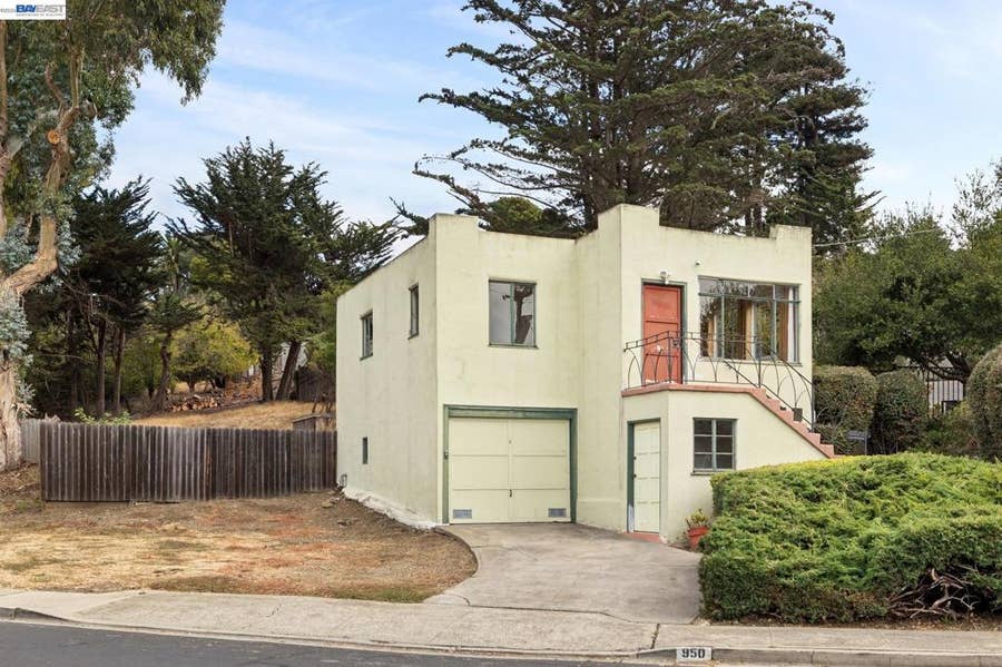 Property photo for 950 AVIS DR, El Cerrito, CA