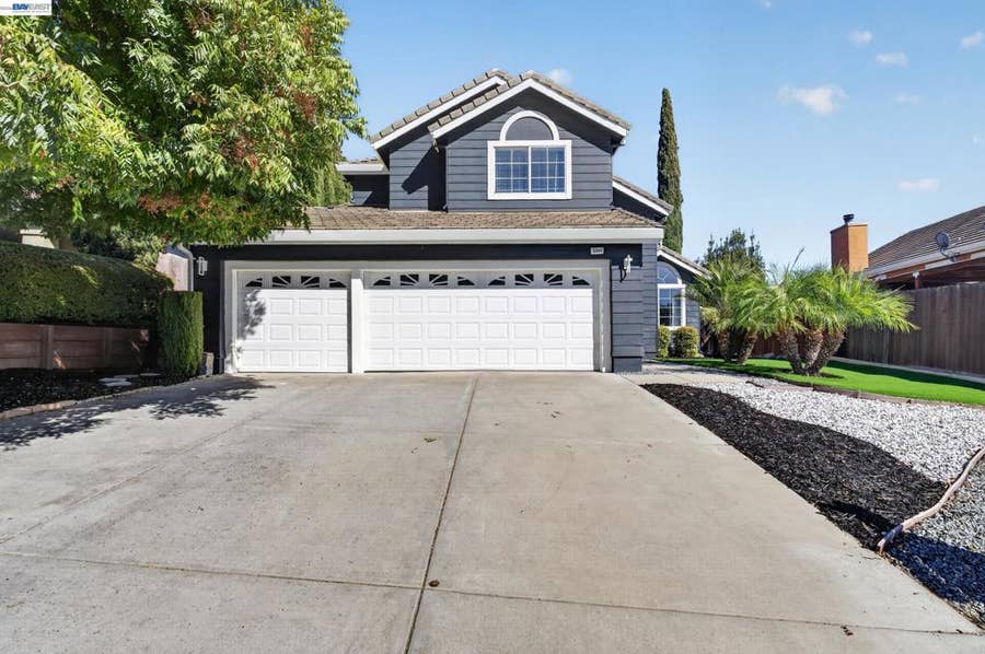 Property photo for 3944 Folsom Dr, Antioch, CA