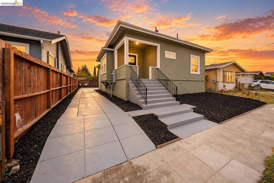 Property photo for 8821 Dowling St, Oakland, CA