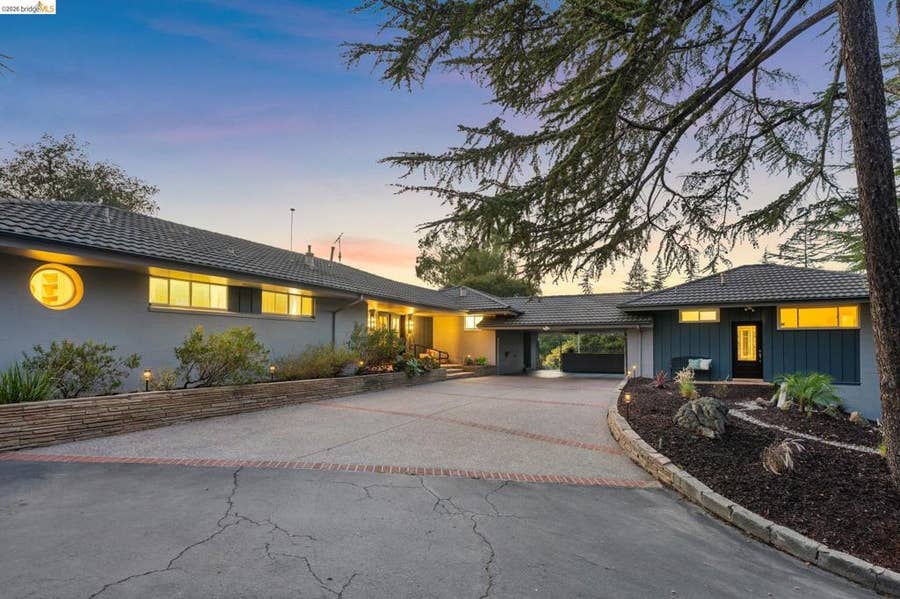 Property photo for 11260 Kerrigan Dr, Oakland, CA
