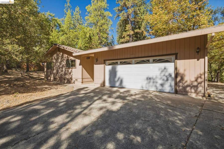 Property photo for 21919 Fallview Dr, Sonora, CA