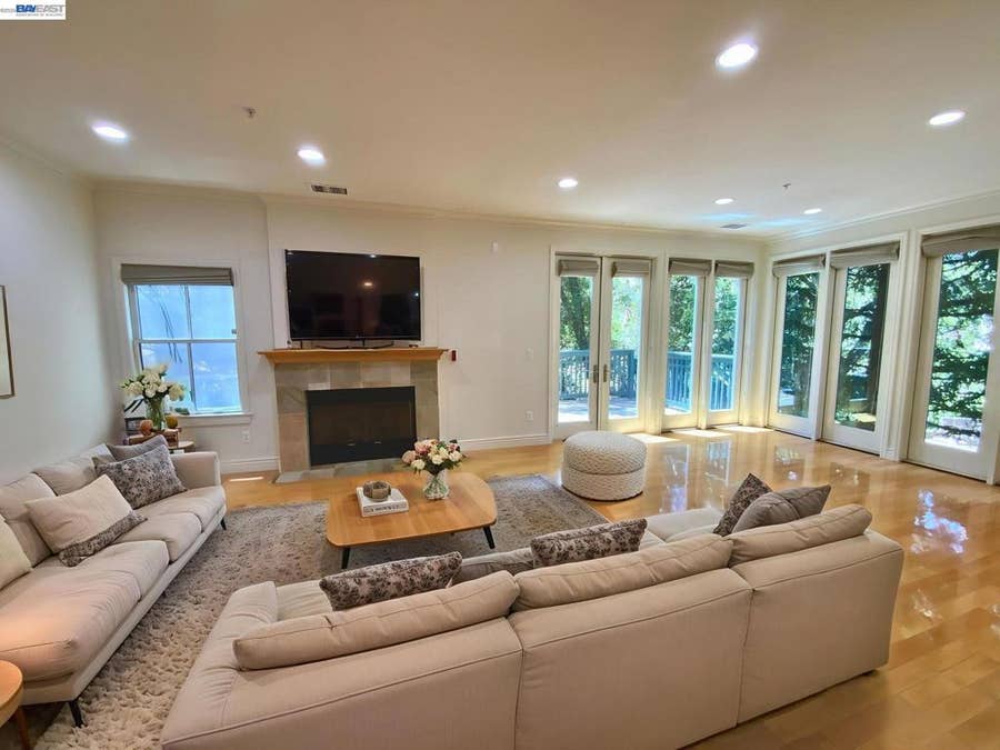 Property photo for 19 Edgewood Pl, Belmont, CA