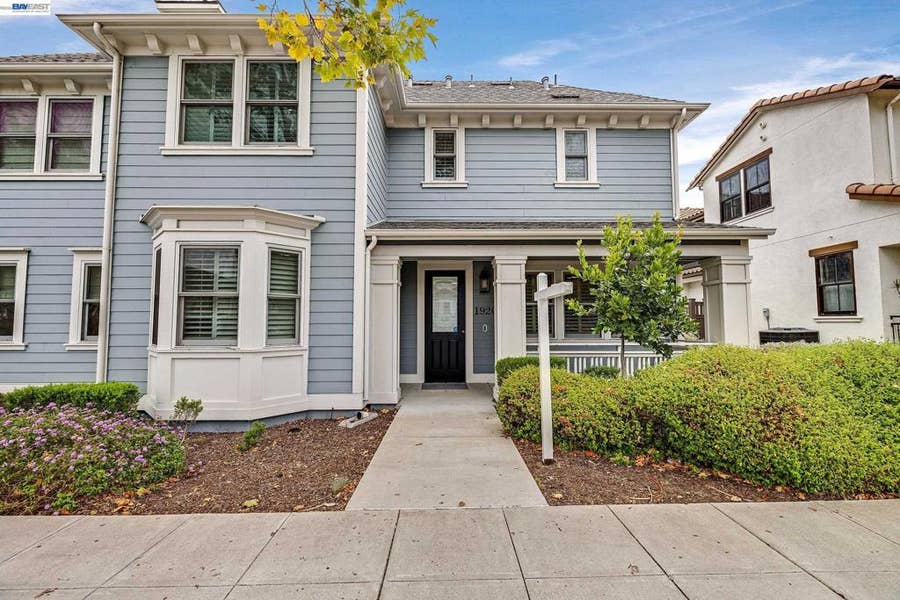 Property photo for 1920 Willow St, Alameda, CA