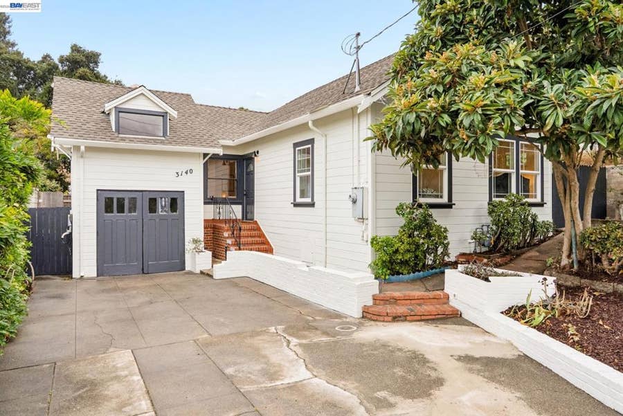 Property photo for 3140 E 27Th St, Oakland, CA