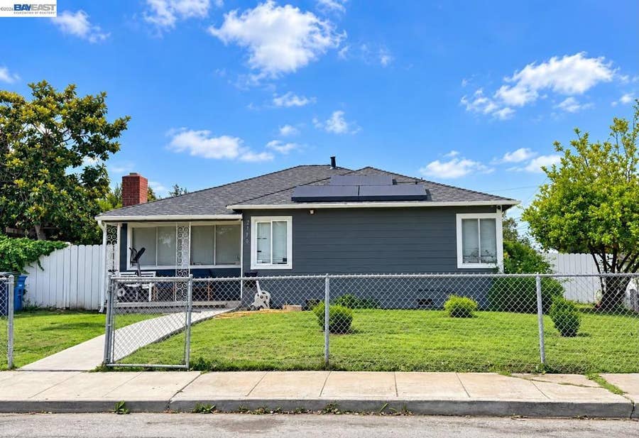 Property photo for 2399 Menalto Ave, East Palo Alto, CA