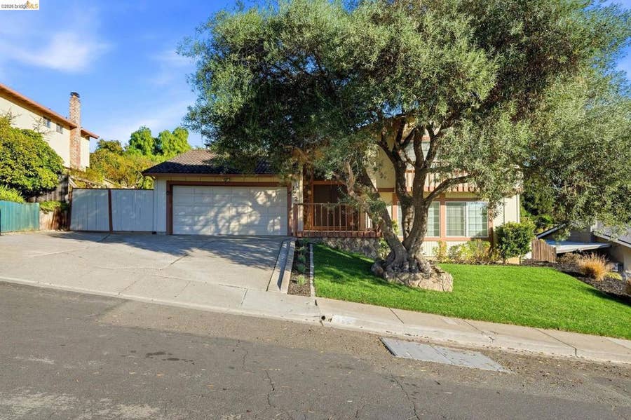 Property photo for 122 Stratford St, Vallejo, CA