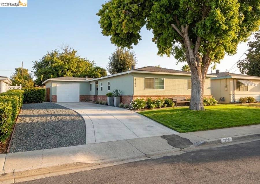 Property photo for 1929 Crestwood Dr, Antioch, CA