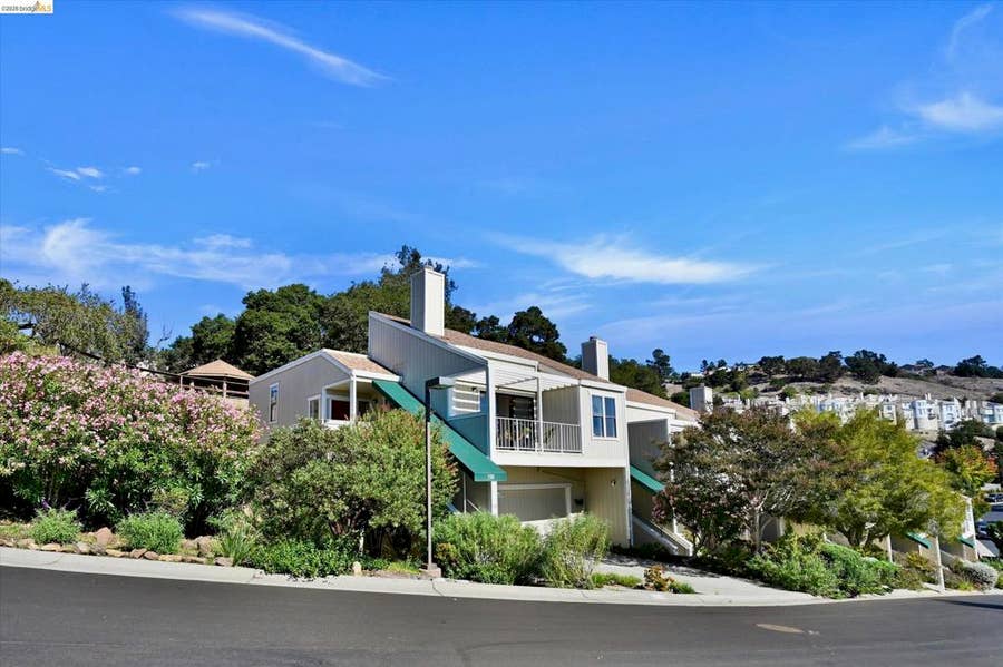 Property photo for 130 Samaria Ln, Oakland, CA