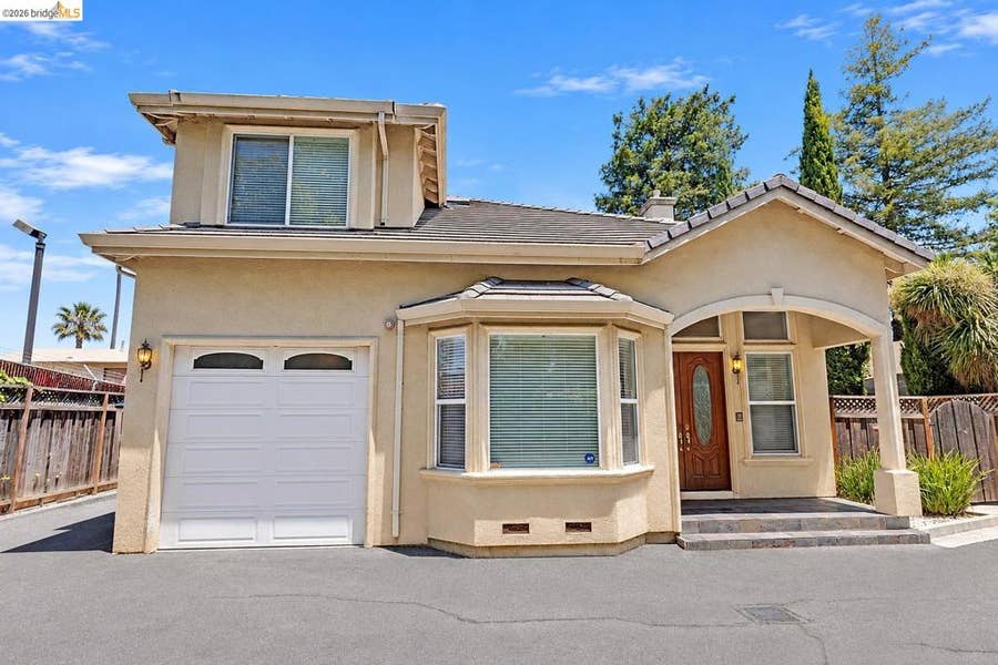 Property photo for 35 Amherst Ct, Menlo Park, CA
