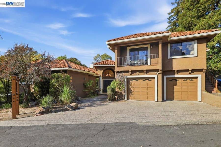 Property photo for 34 Sunrise Ln, Lafayette, CA