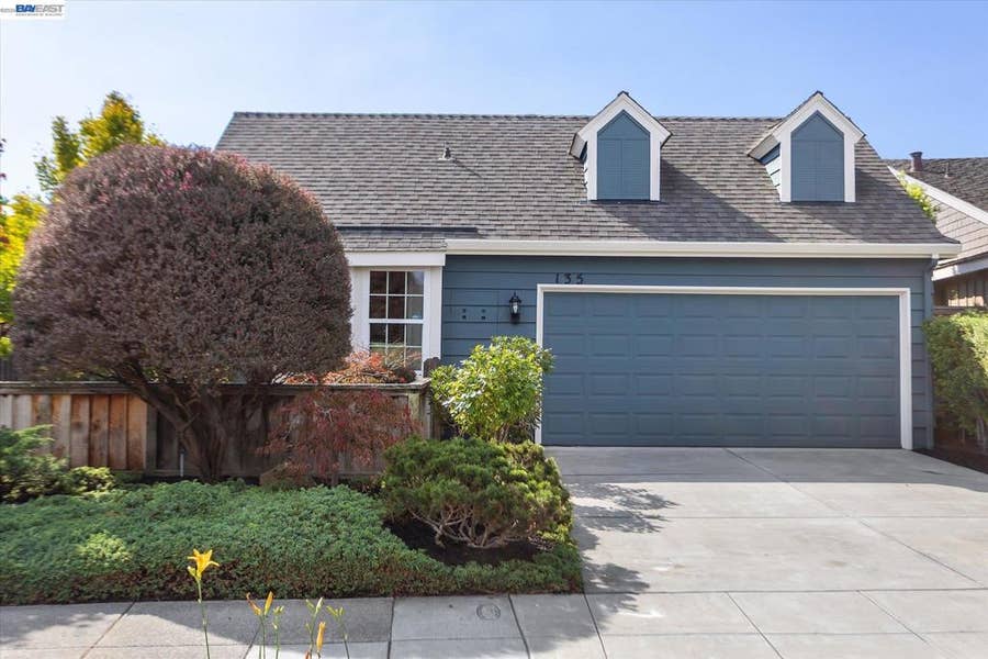 Property photo for 135 Weymouth Ct, Alameda, CA