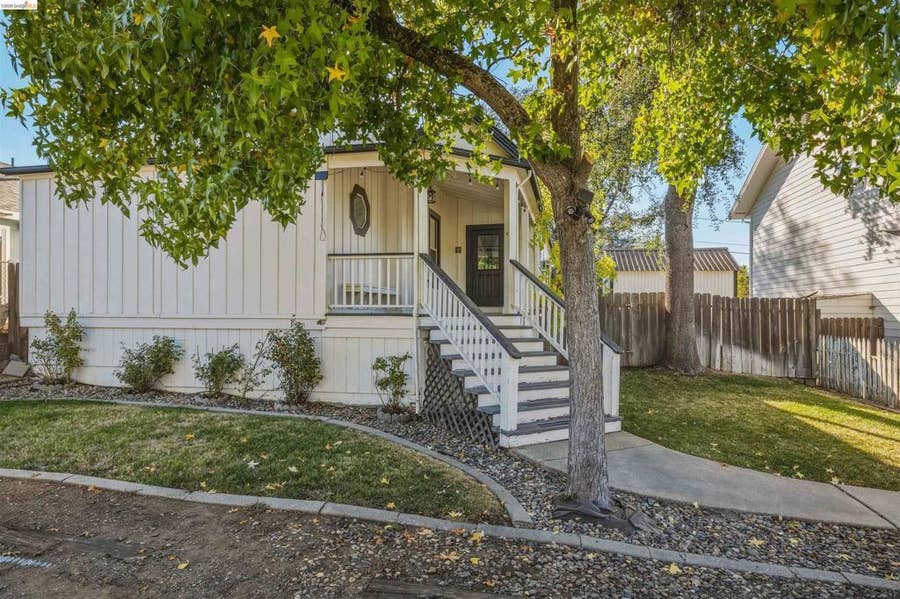 Property photo for 18530 Main St, Tuolumne, CA
