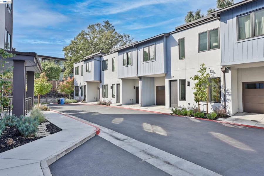Property photo for 80 Woodbury Highlands Pl, #14, Lafayette, CA
