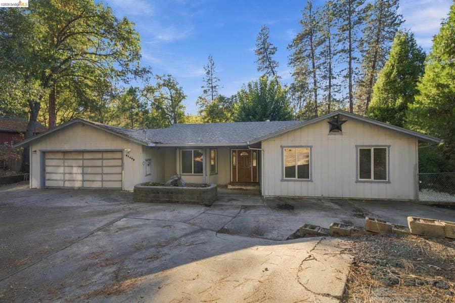 Property photo for 21392 Ridgeview Dr, Sonora, CA
