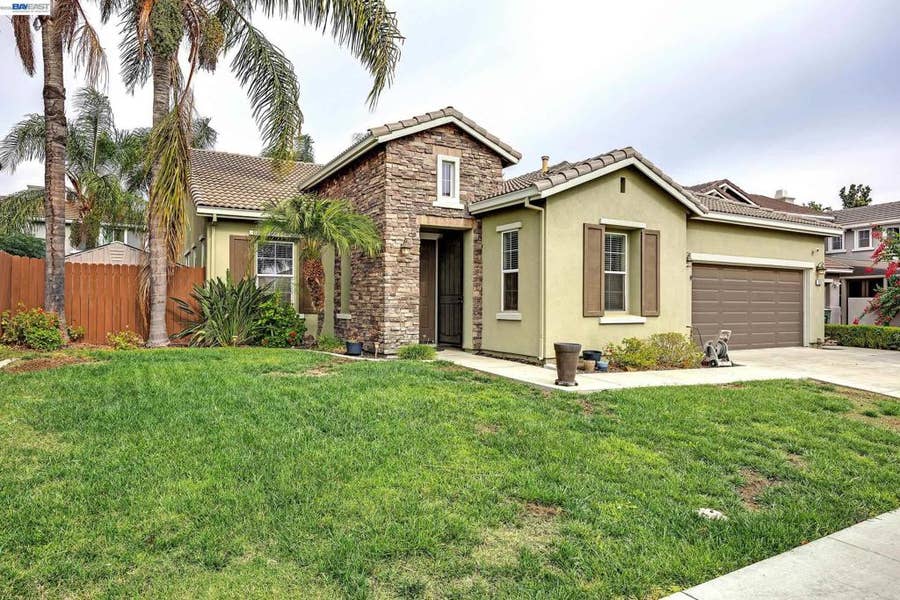 Property photo for 1325 Beaver Creek Dr, Patterson, CA