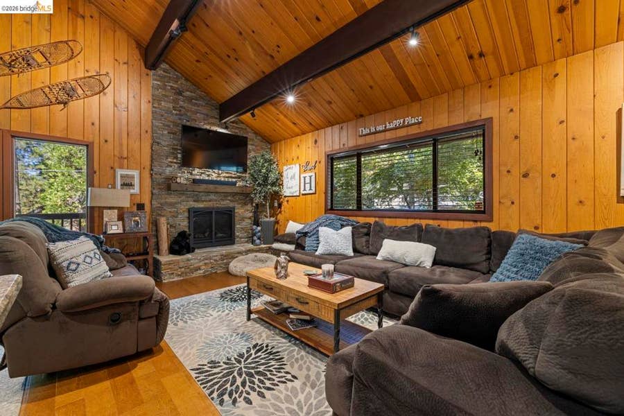 Property photo for 24213 Paipu Rd, Mi Wuk Village, CA