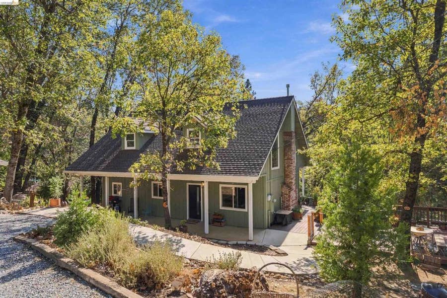 Property photo for 17093 Palomino Lane, Sonora, CA